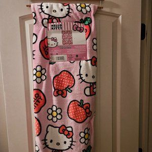 Hello Kitty Apples and Daisy's Blanket